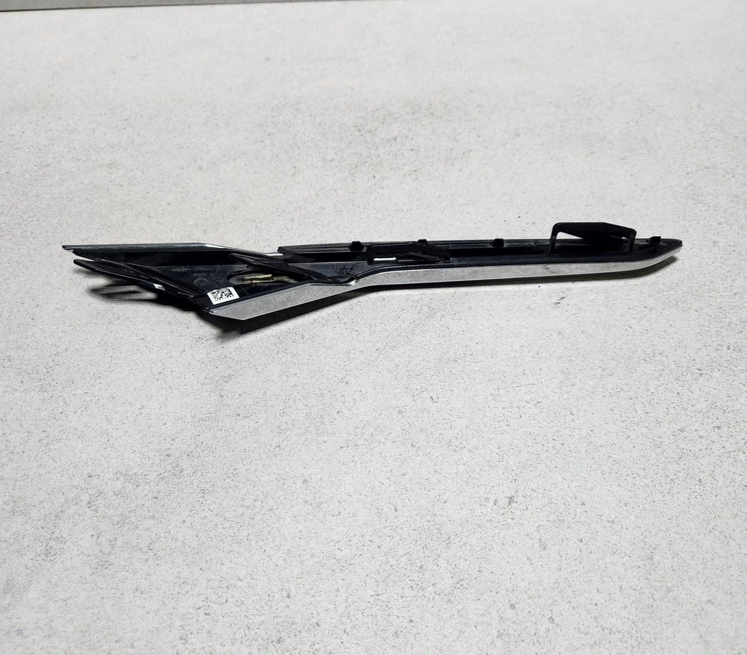 2016-2023 BMW M5 Front Fender Air Duct Trim 8063206 M5 F90