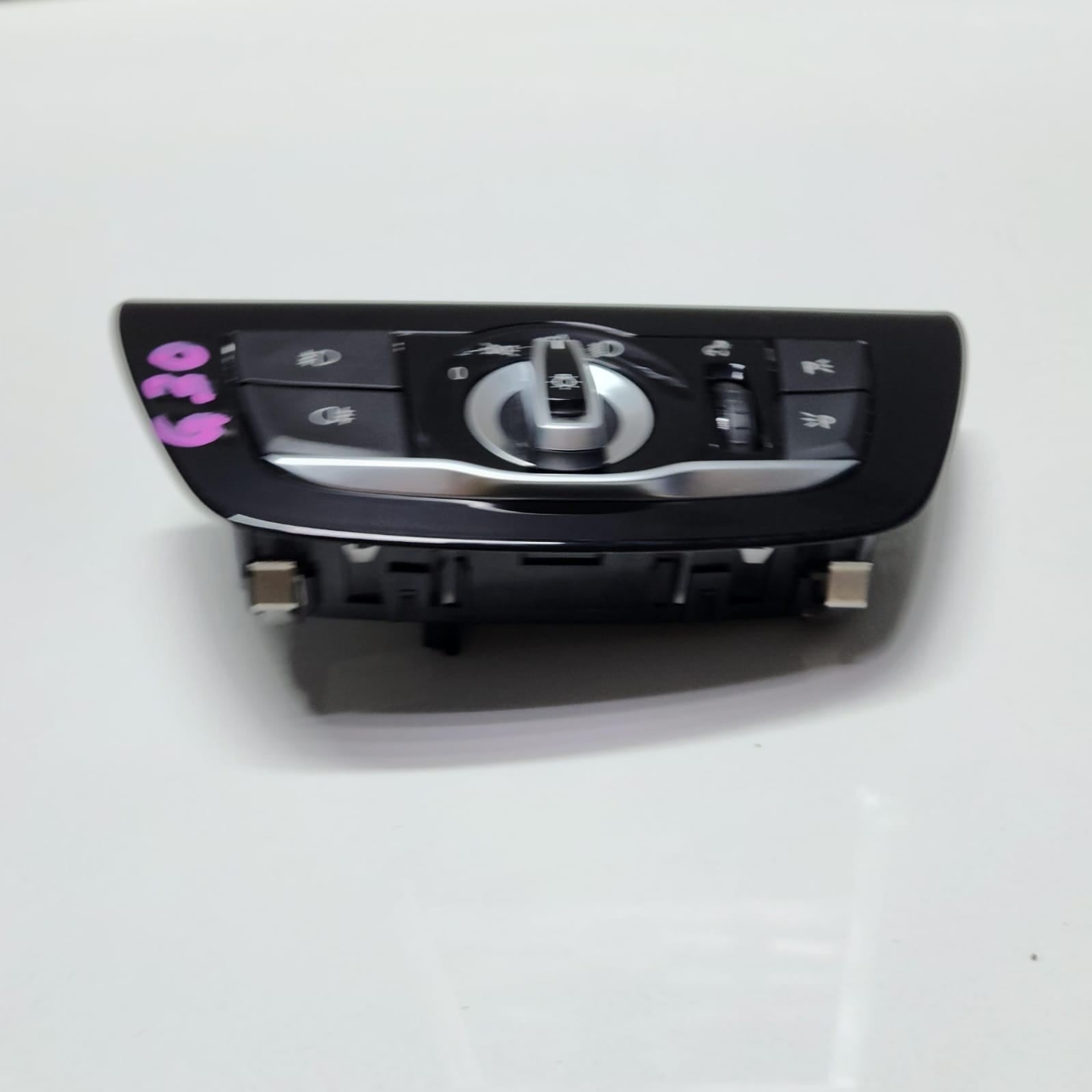 2016 BMW 528i Headlight Switch 6841883 5 Series G30 G31 OEM 