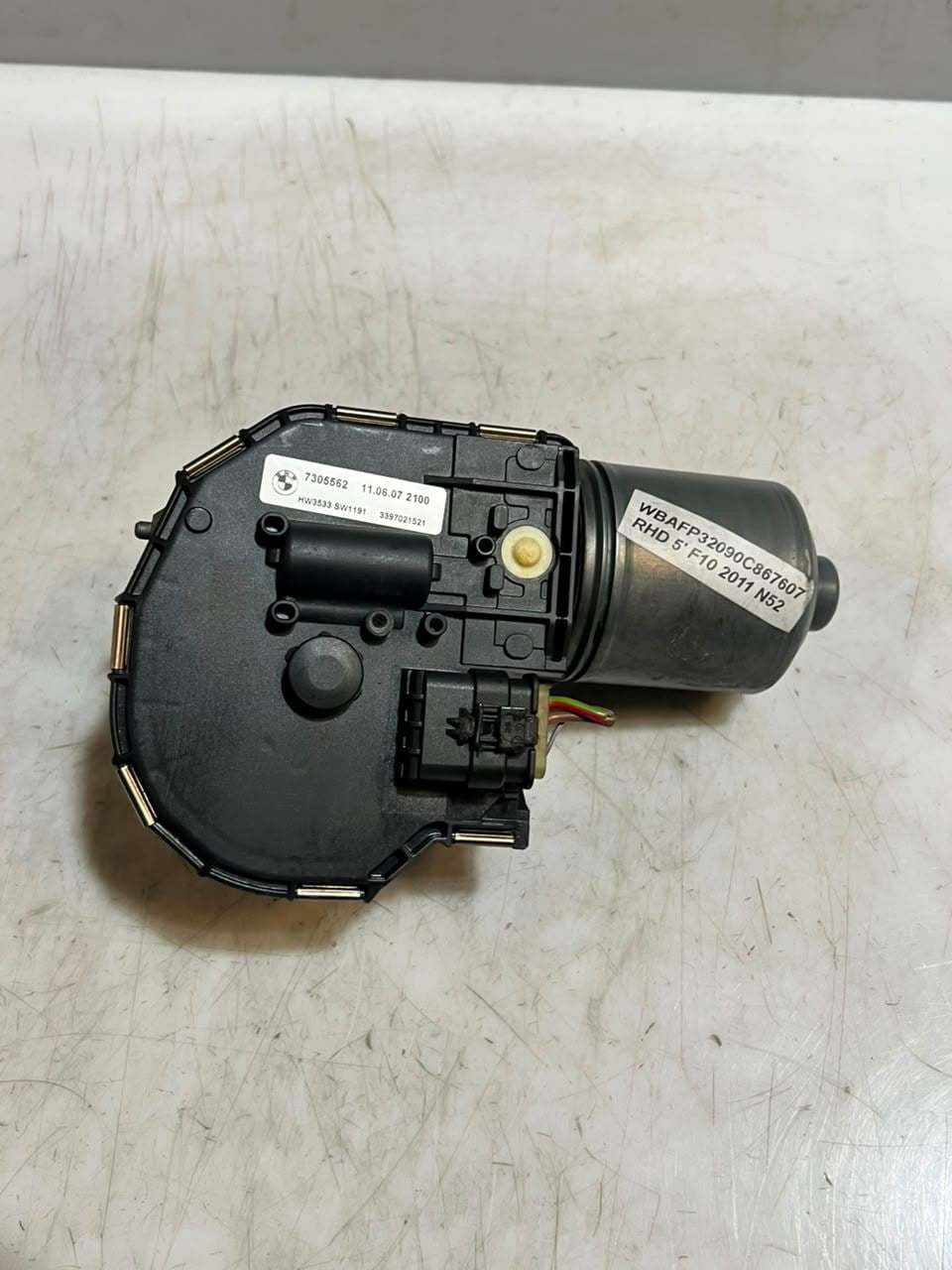 2011-2016 BMW 5 Series F10 F11 Front Wiper Motor and Linkage 7305562 OEM