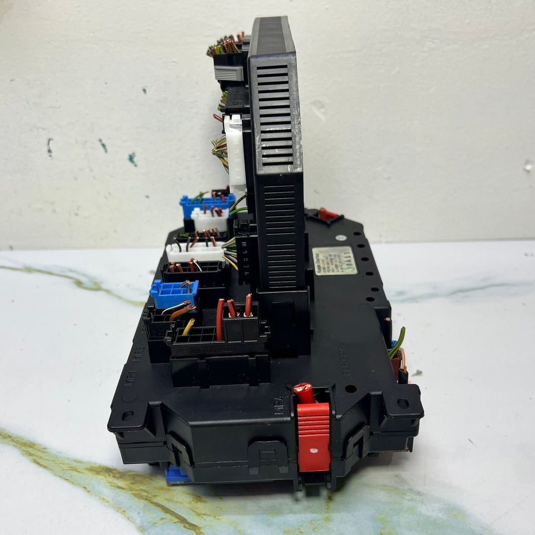 Mercedes W221 S-Class Front Fuse Relay Box SAM Control A2219006001 \ A2219005801