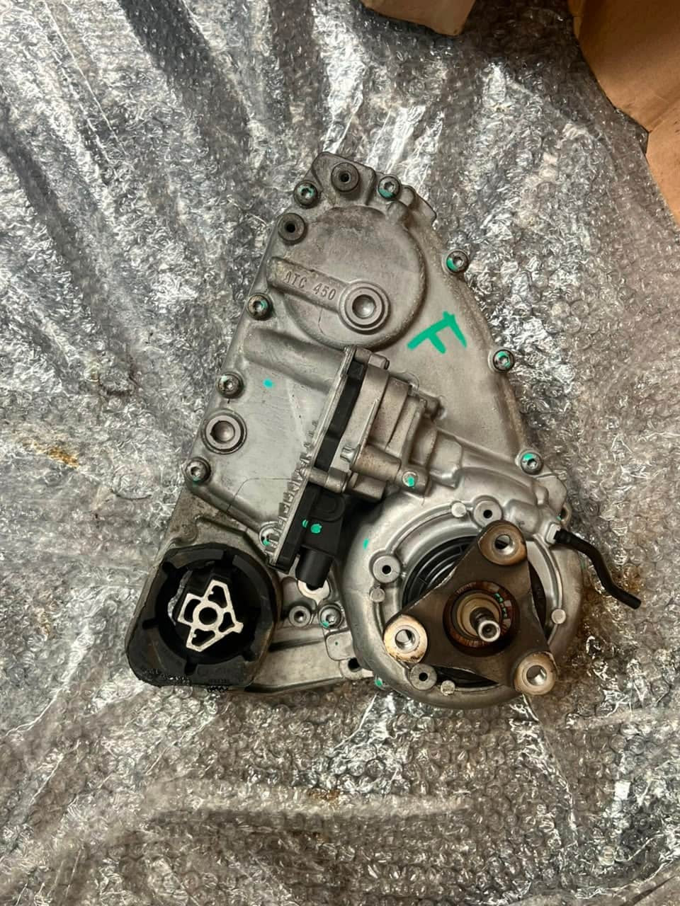 2011 BMW X3 F25 xDrive N55 ATC450 DRISTRIBUTOR Transfer Case 7619776 OEM