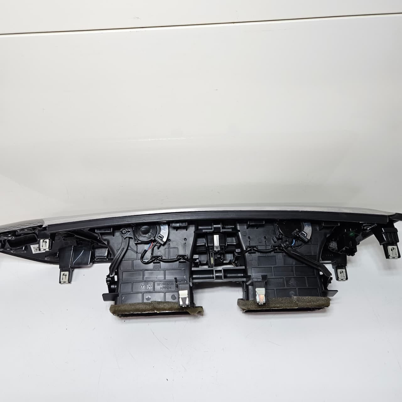 2018-2024 BMW X3 G01 X4 G02 Dashboard Center Air Vent 9371467