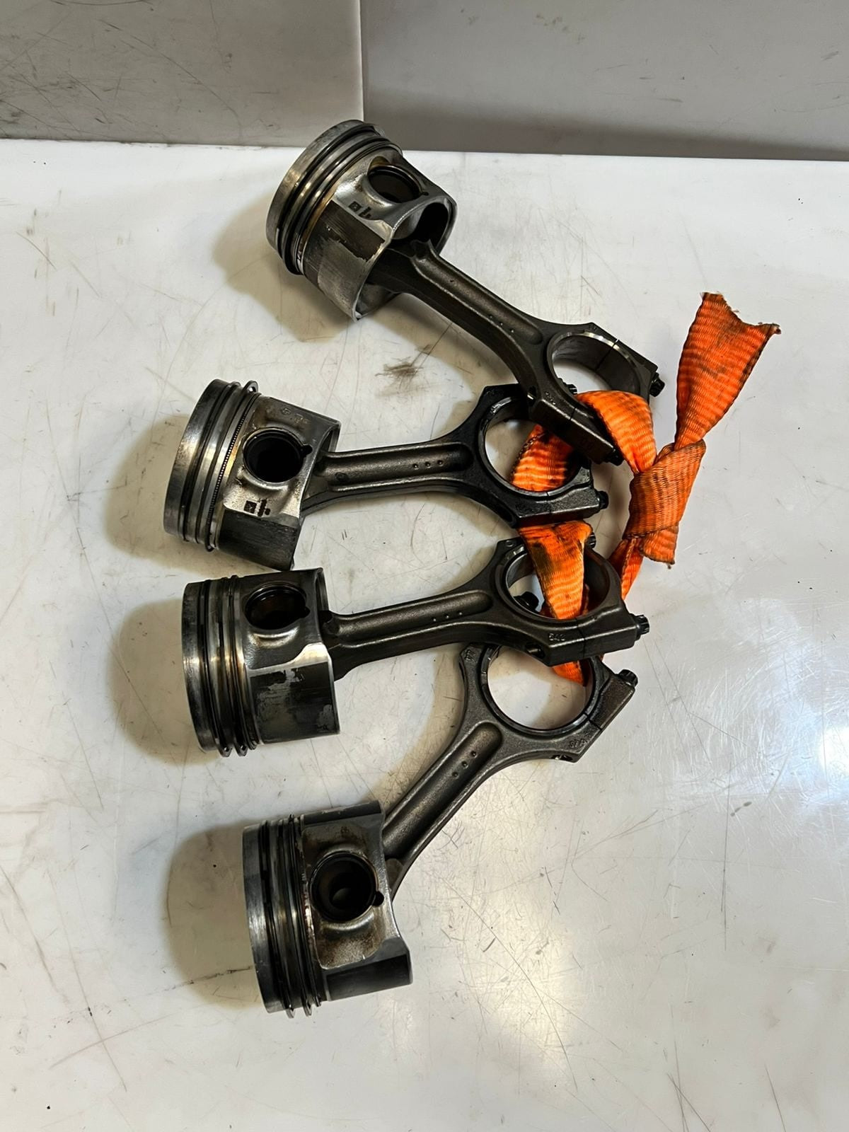 2014 Mini Cooper Countryman Piston with connecting rods 1.6 8575866 