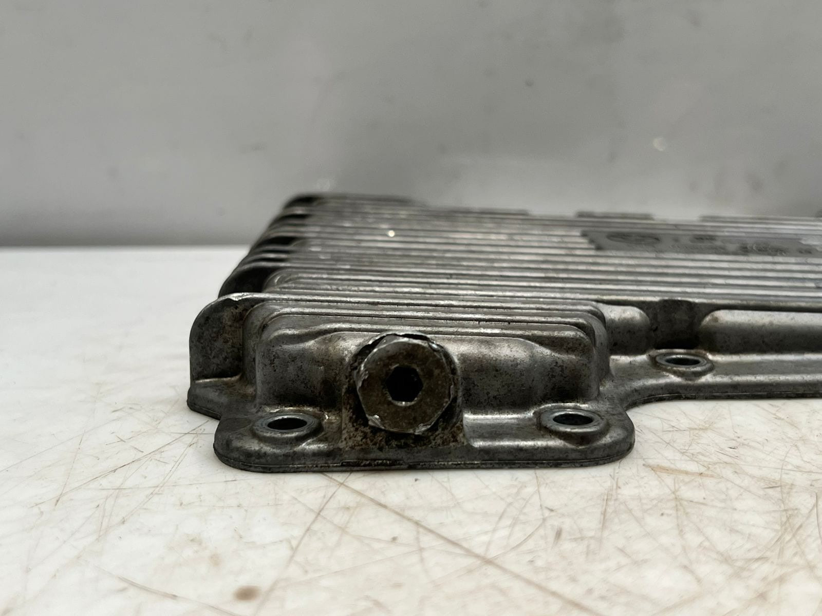 2003-2005 LAND ROVER X5 L322 with 4.4 V8 engine M62B44 Oil Pan 7504653 - 02