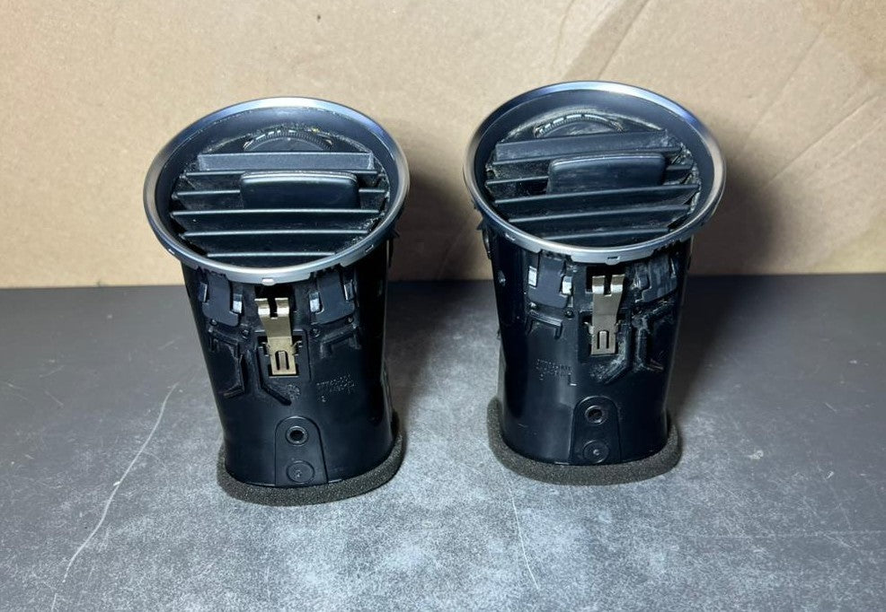 12-14 Mercedes W204 C300 C250 Front Dashboard Left \ Right Heater A/C Air Vent