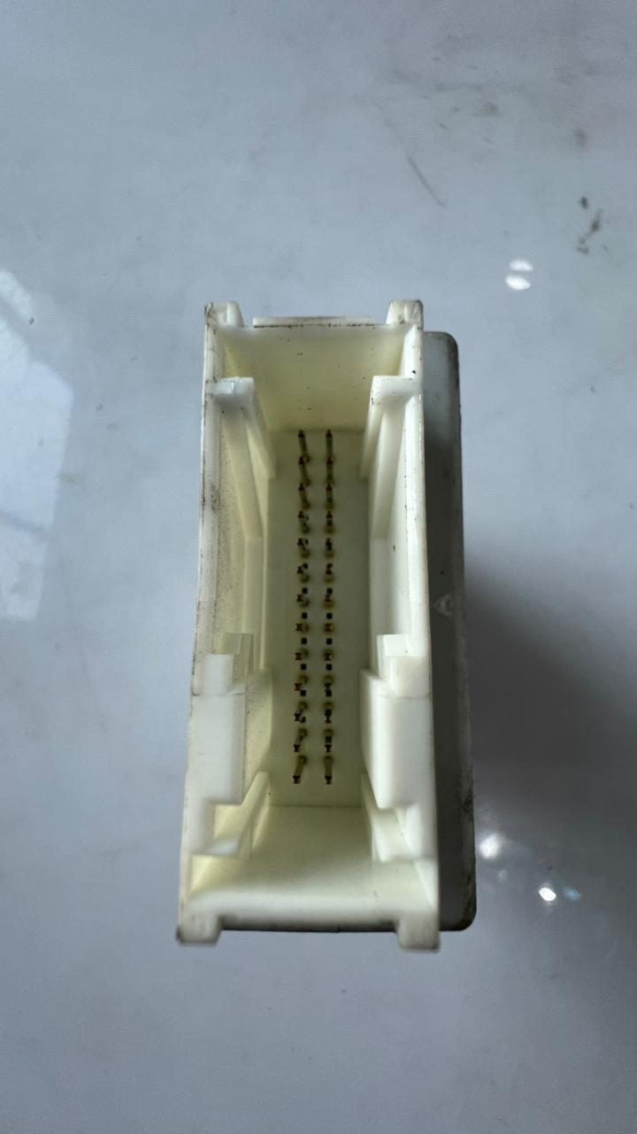 2010-15 BMW 750i Air Suspension Control Module 6797090 750Li, 535i, 550i, and F0