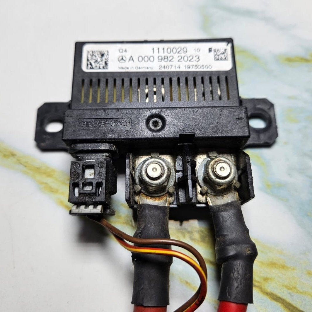 2013-2020 Mercedes-Benz Battery Control Relay Control Module A000 9822023 OEM