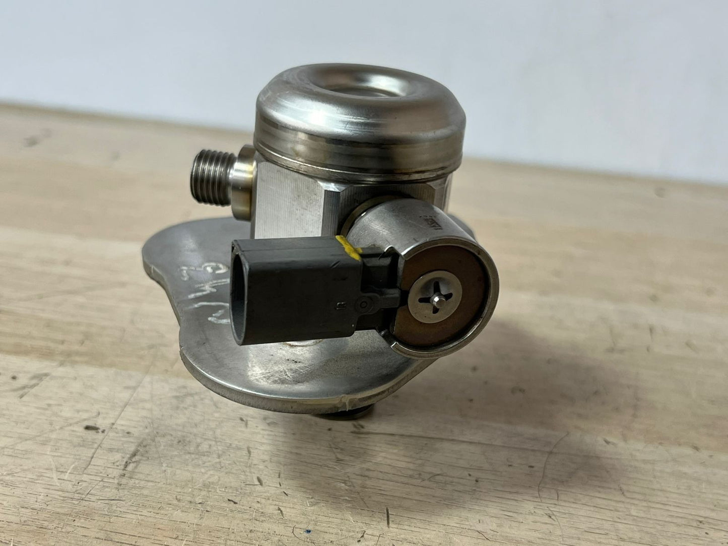 BMW High Pressure Fuel Pump 7562473 E60 E90 E81 E87 E88 E91 E92 E93 N43 1.6 2.0