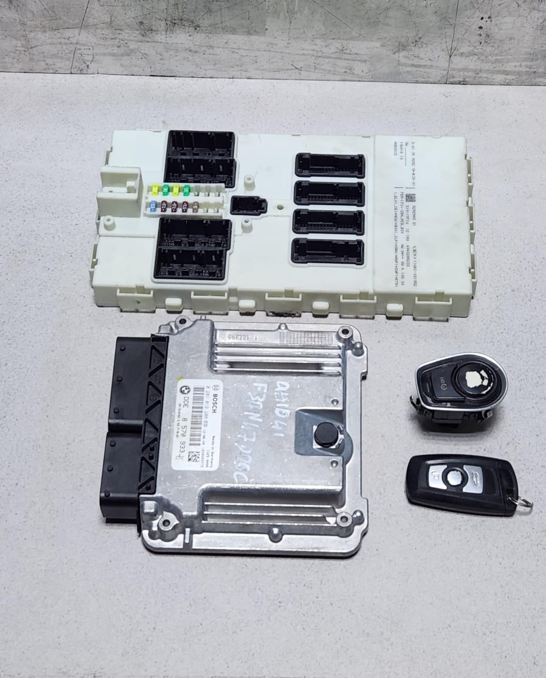 BMW Engine Control Unit 8570933 F20 F21 1 Series and F30 320D ECU SET 2.0D 2014