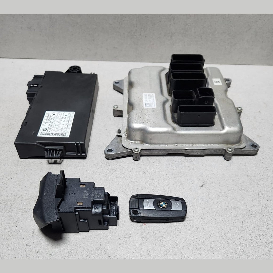 2013-2014 BMW X1 Engine Control Unit ECU Set 8617569 X1 E84 and Z4 E89 with N20 