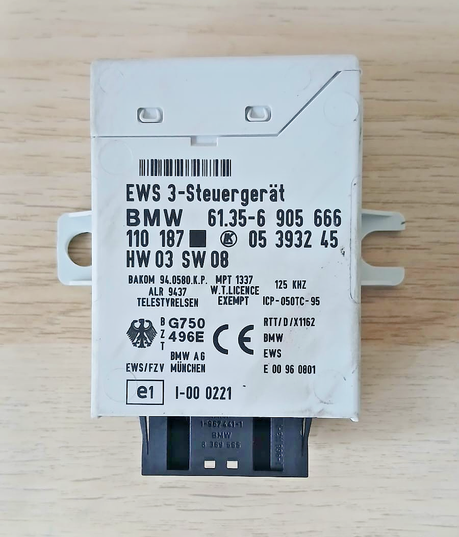 BMW M54 E46 E39 E53 X5 Engine CONTROL MODULE ECU / DME with Key 7530854 OEM