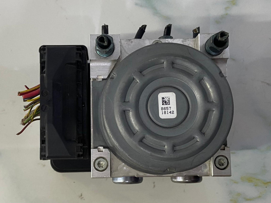 OEM BMW 328i 335i ABS Anti-Lock Brake Pump Module Unit 6868638