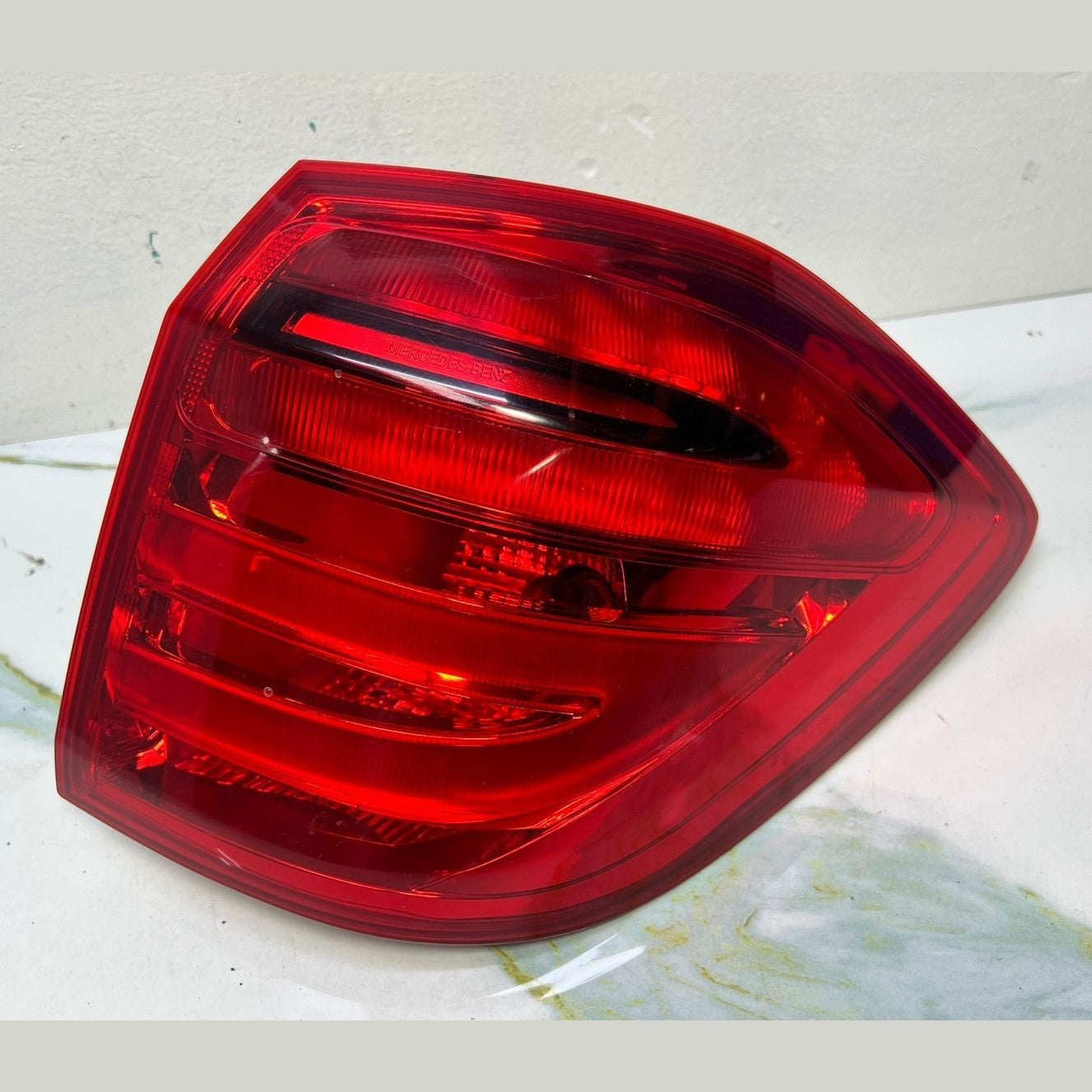 Mercedes W166 GL350 Rear Right Side LED Tail Light Brake Stop Lamp A166 9067601
