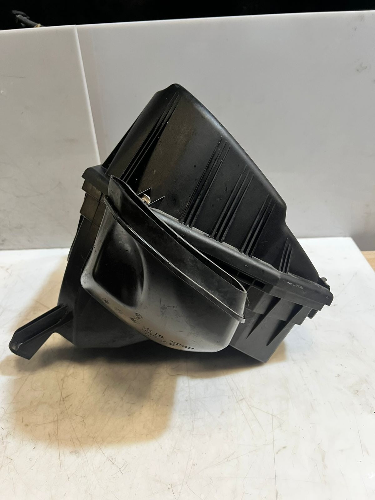 2008 BMW X3 E83 3.0L  Air INTAKE Filter Housing BOX 3415441 OEM