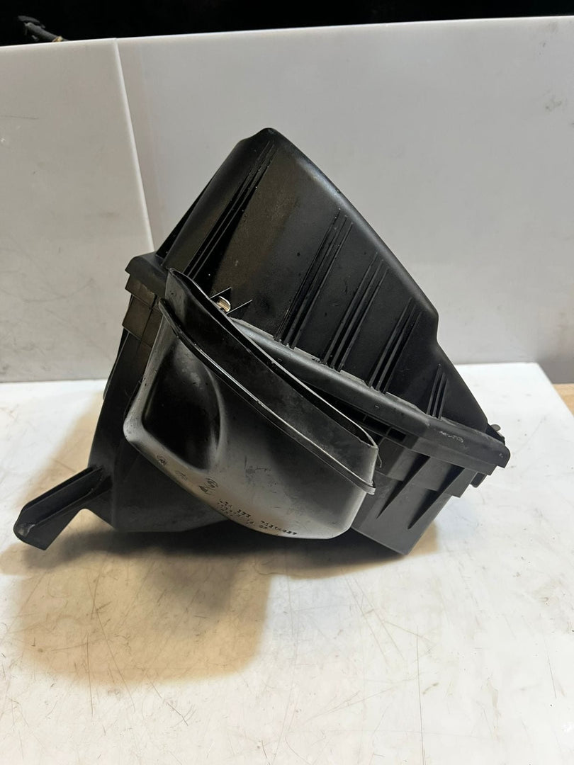 2008 BMW X3 E83 3.0L  Air INTAKE Filter Housing BOX 3415441 OEM
