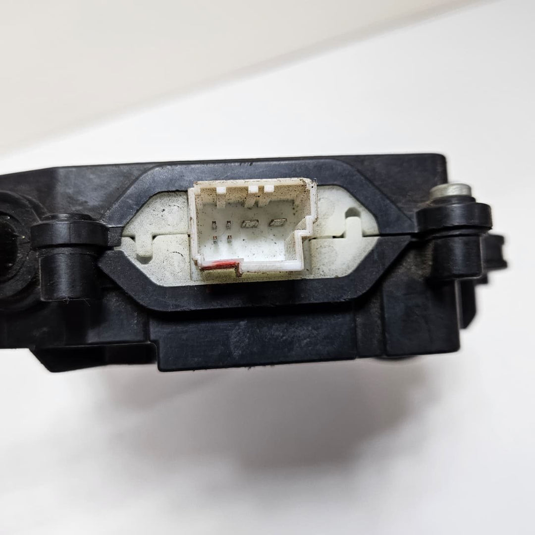 2010-2015 BMW 550i GT Trunk Lid Lock Motor 7155158