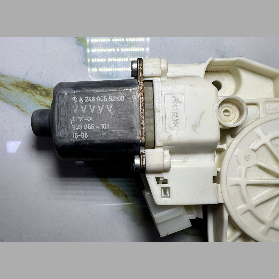13-18 Mercedes-Benz W246 B-Class CLA Window Motor Front Right Side A246 9065200