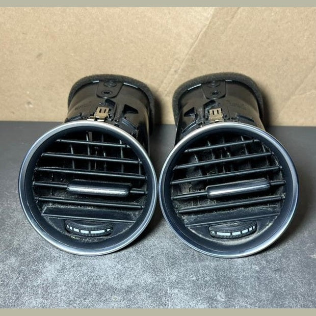 12-14 Mercedes W204 C300 C250 Front Dashboard Left  Right Heater A/C Air Vent