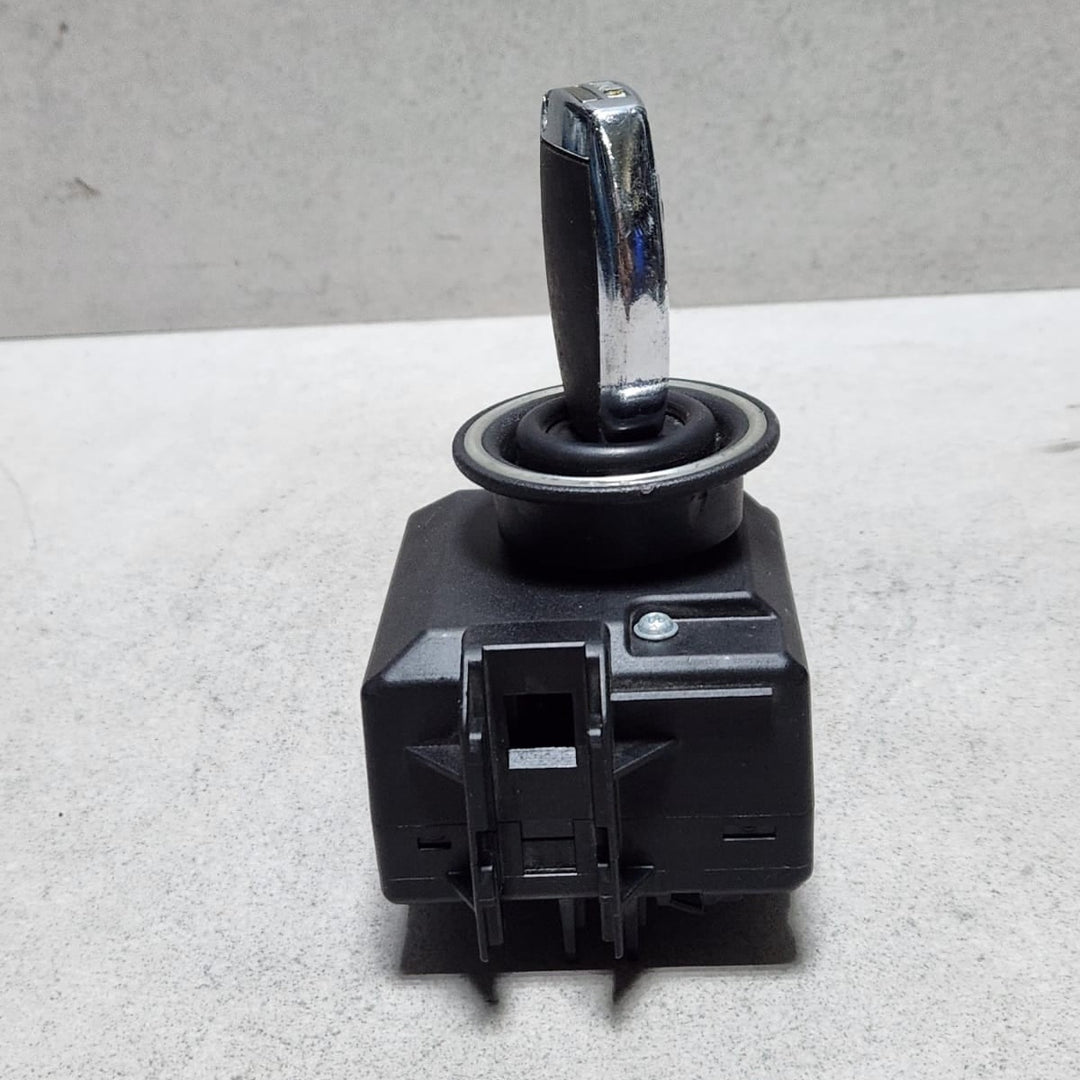 2010-2014 Mercedes-Benz C250 Ignition Switch A2045451308 C Class W204