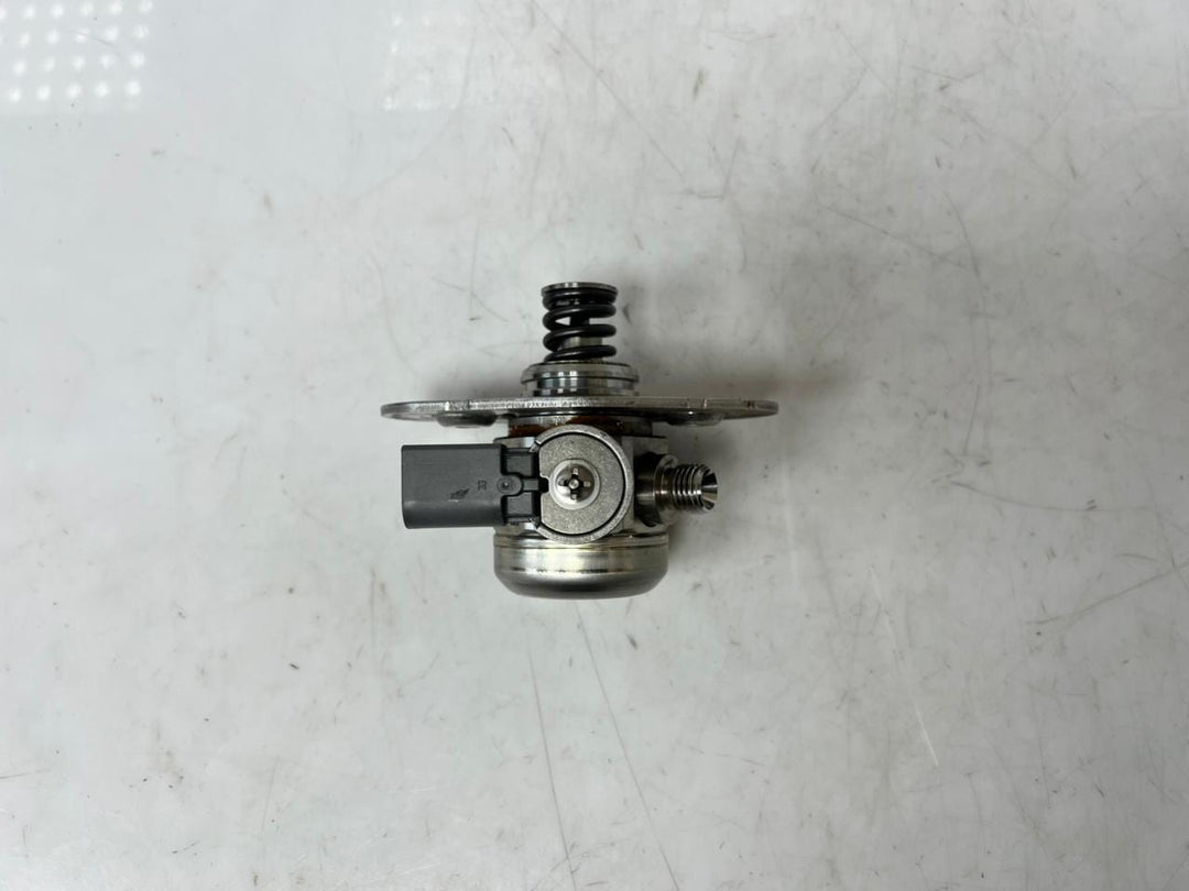 2012-2016 BMW 328i F30 F31 F32 F33 F34 F36 N20 High Pressure Fuel Pump 7584461