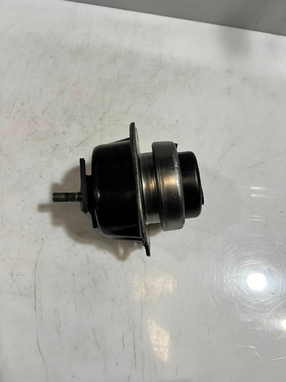 2007-2013 BMW X5 E70 and X6 E71 3.0L BEARING RUBBER Engine Mount 6795418