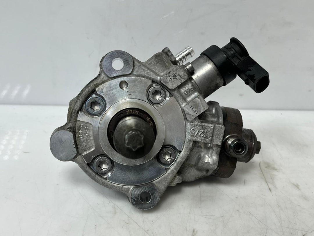 BMW 1 2 3 4 5 Series F20 F21 F30 X1 X3 E90 E92 High Pressure Fuel Pump 7810696