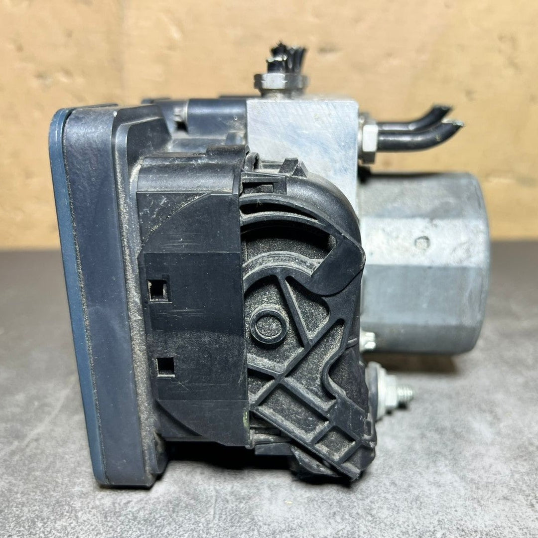 Mercedes W246 CLA B-Class ABS Anti Lock Brake Pump Module A000 4310500 OEM