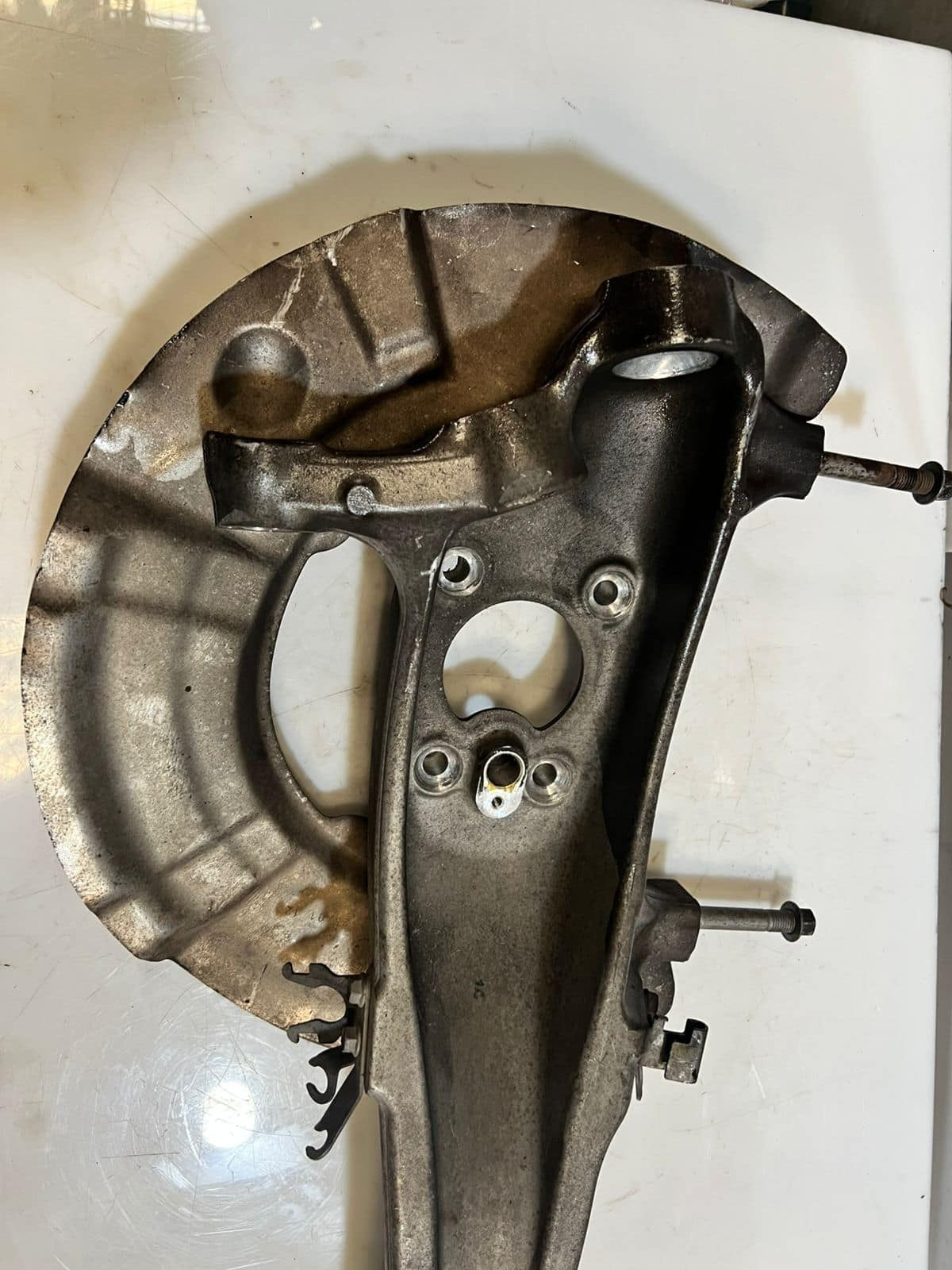 2011-2016 BMW M5 M6 F10 F12 F13 F06 Front LEFT Steering Knuckle 2284053 OEM