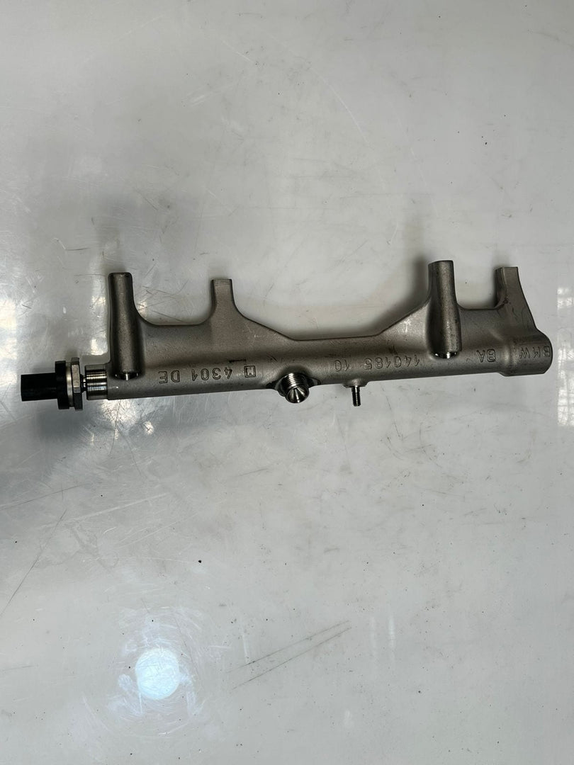 BMW F20 F30 LCI Mini F55 F56 1.5 petrol B38 Fuel Rail High Pressure 7639975 OEM