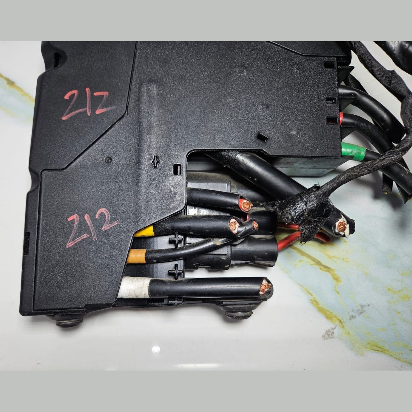 Mercedes W212 Hybrid Positive Battery Terminal Fuse Junction Box A2125406950 OEM