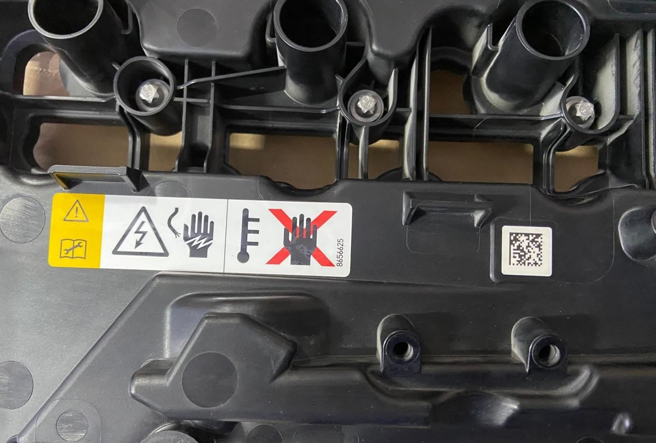OEM BMW Cylinder Head Cover For B58B30P 2023 TO 2025 7952876 Geniune
