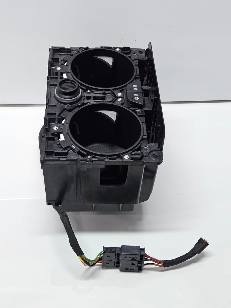 6827173-2018 BMW X5 G05, X6 G06, X7 Heated Cooled Cup Holder Center Console OEM