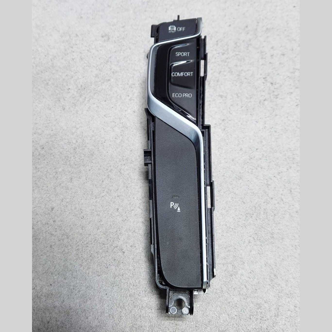 2017-2019 BMW X3 Center Console Operating Unit 6832014 G01 X3 G30 G31 G32 G38