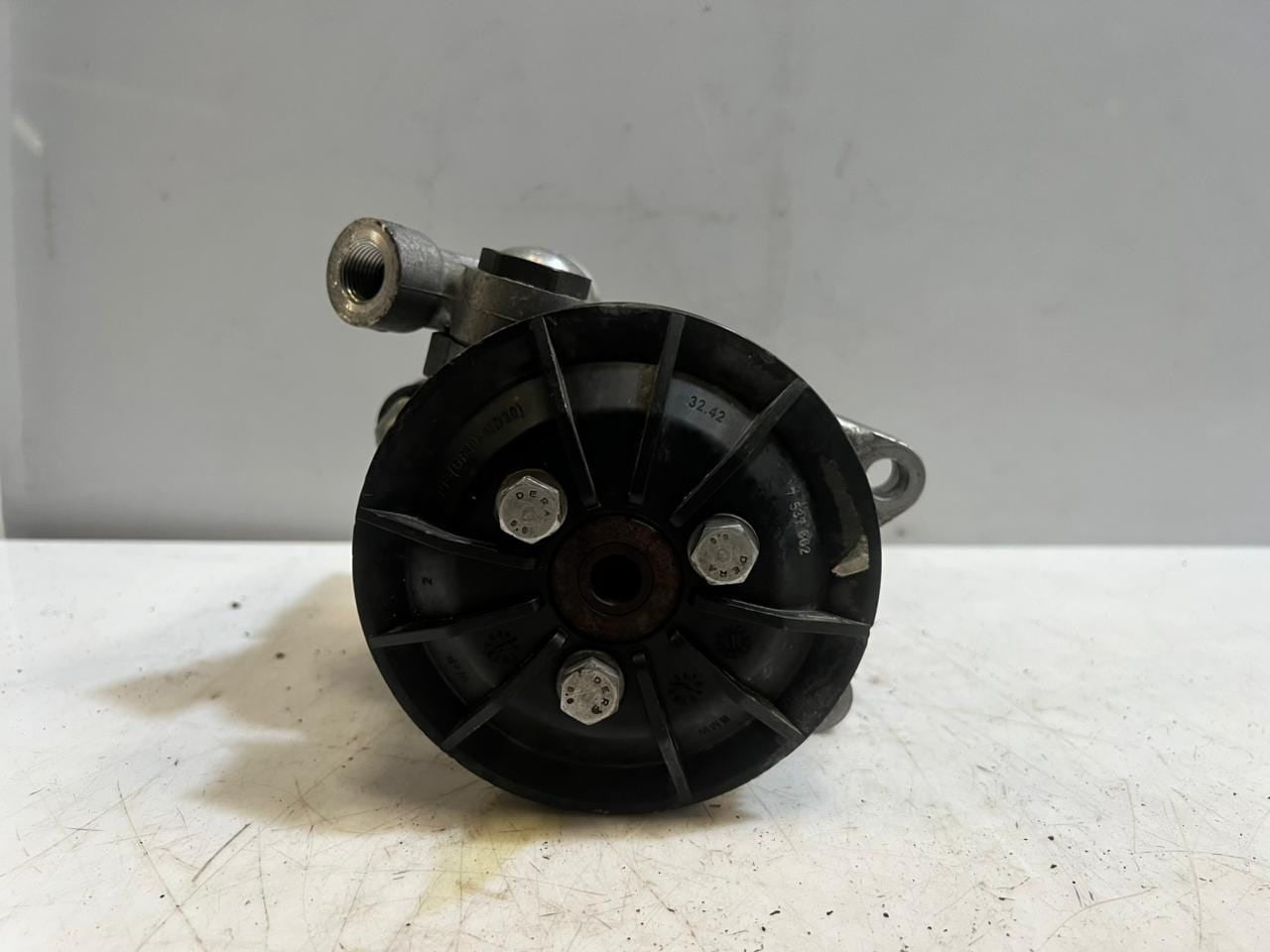 2008-2010 BMW 528i E81 E87 E90 E91 N52B25 2.5P Power Steering Pump 7539015 OEM