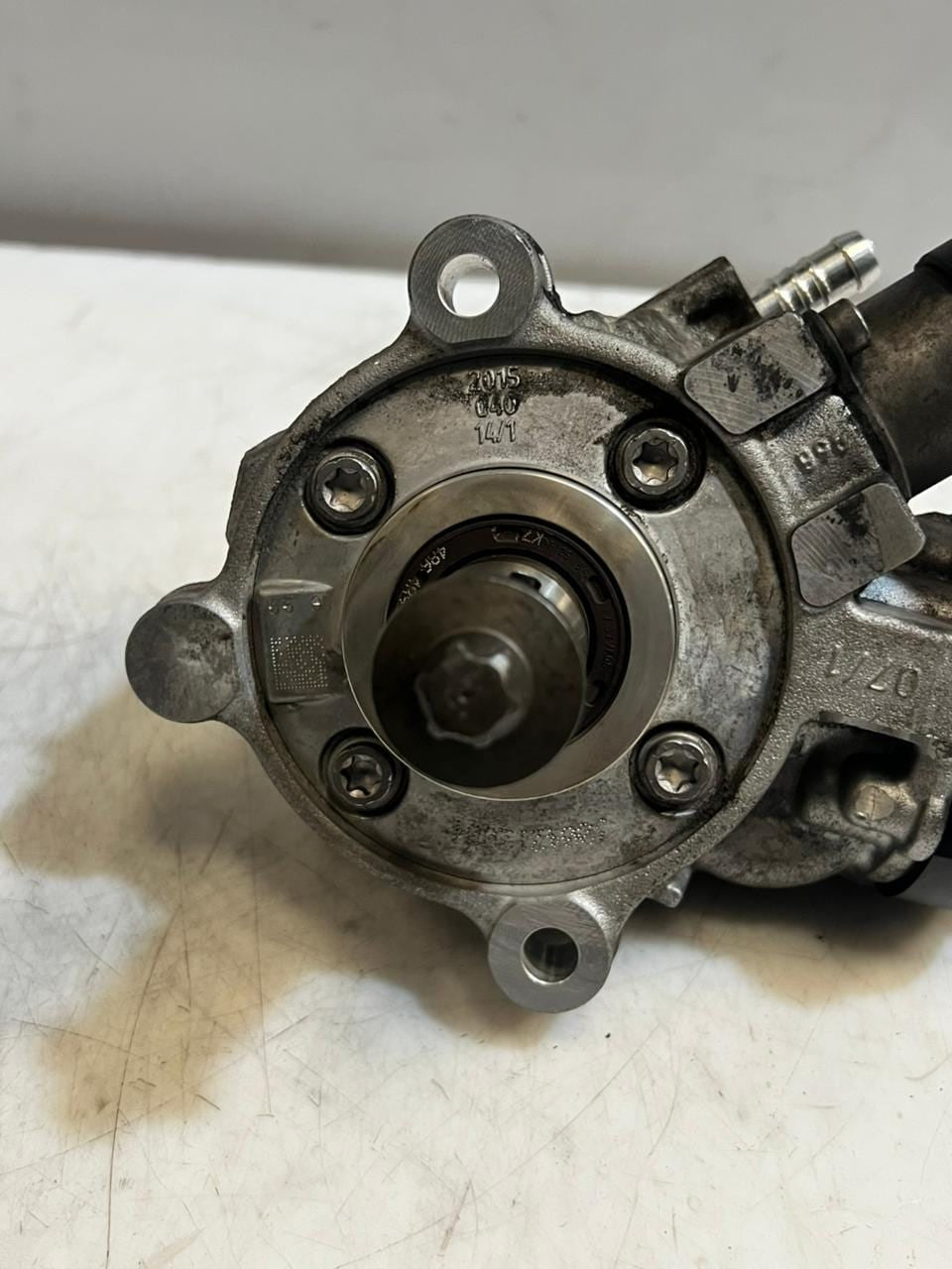 BMW 1 Series F20 F21 1.6 diesel High Pressure Fuel Injection Pump 8515058 OEM