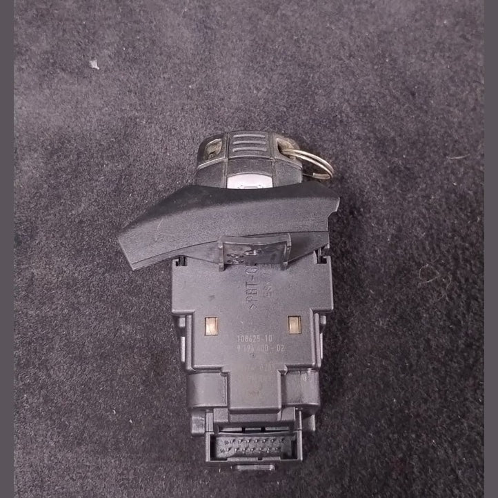 BMW X1 Series E84 2014 Engine Control Unit  ECU SET + CASE + KEY DME 8631727