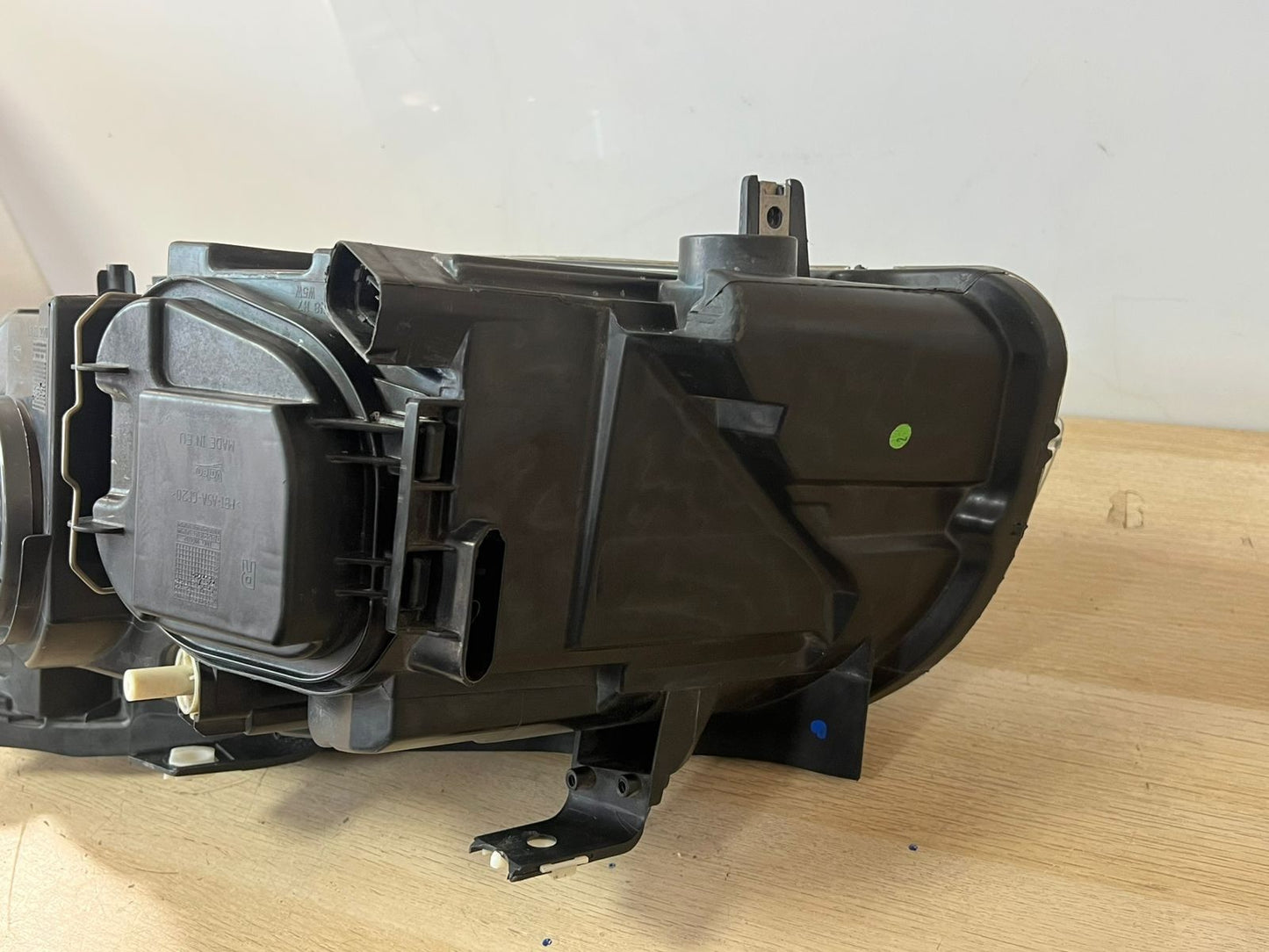 2010-2015 BMW X1 E84 Front Right Headlight 7290236 X1 E84 HELOGEN