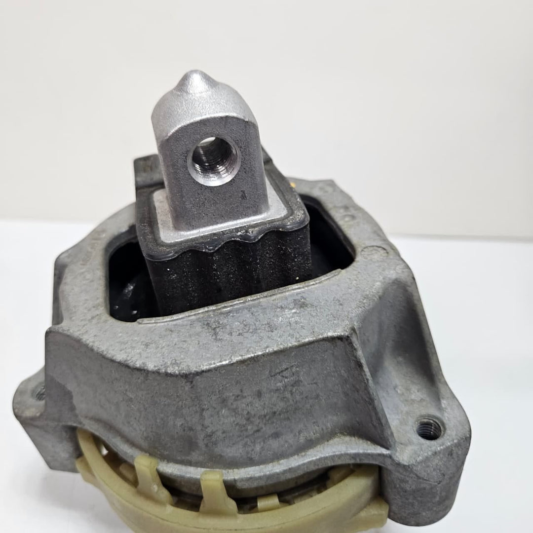 2018-2023 BMW  5 Series G30 F90 B48B20 530e Engine Mount 6860491