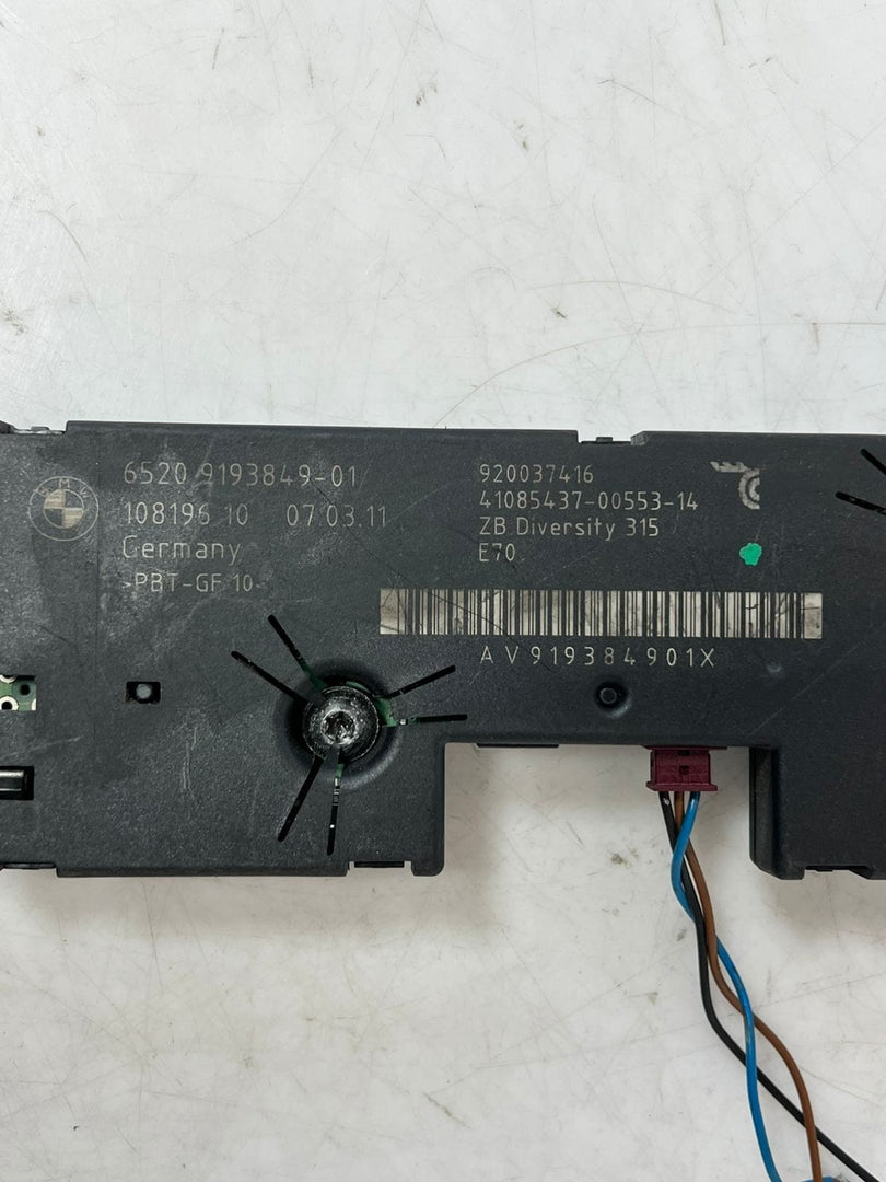 2007-2013 BMW X5 E70 Antenna SIGNAL Amplifier Diversity 9193849 OEM