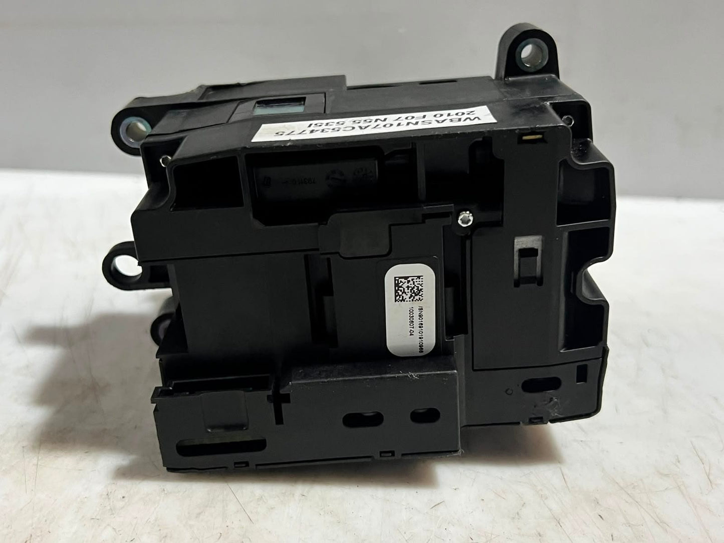 2011 BMW 550i, 5 Series F10/F11 7' Automatic Gear Selector Shifter 9218101 OEM