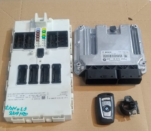OEM BMW 320d N47N F30 2012 -2017  ENGINE CONTROL UNIT DDE ECU KIT +KEY - 8573259