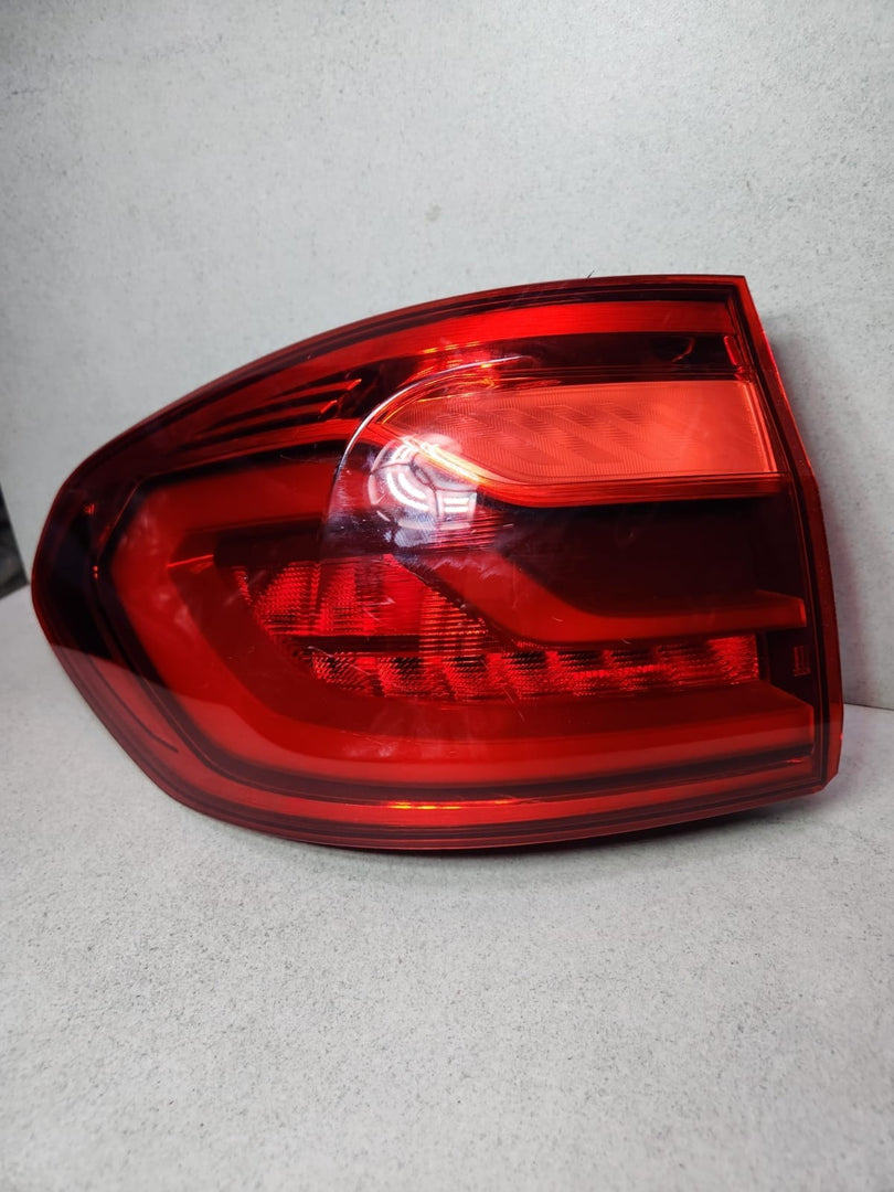 BMW 5 Touring Rear Tail Light Left Outer Led 7388947 5 Series G31