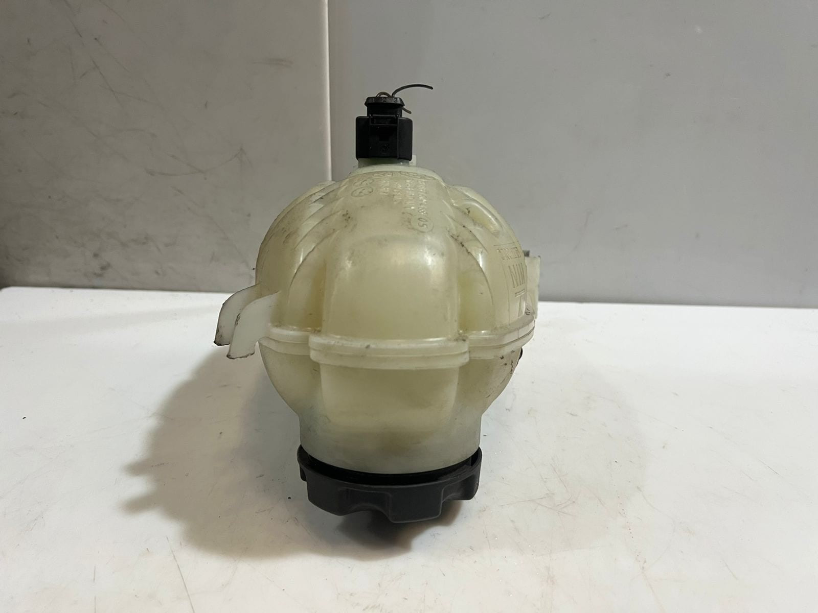 BMW 1 2 3 4 SERIES F20 F21 F30 F32 F36 RADIATOR Coolant Expansion Tank 7609468