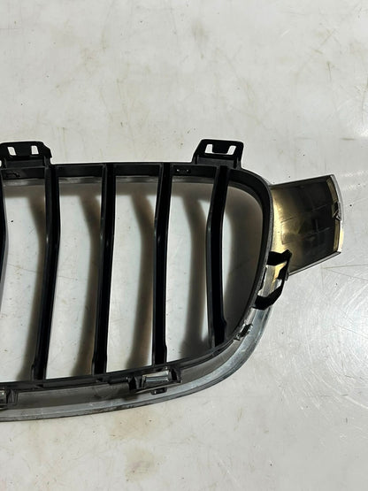 2016-2018 BMW 3 Series F30 F31 F35 F80 330e Front BUMPER Grille 7295442 OEM