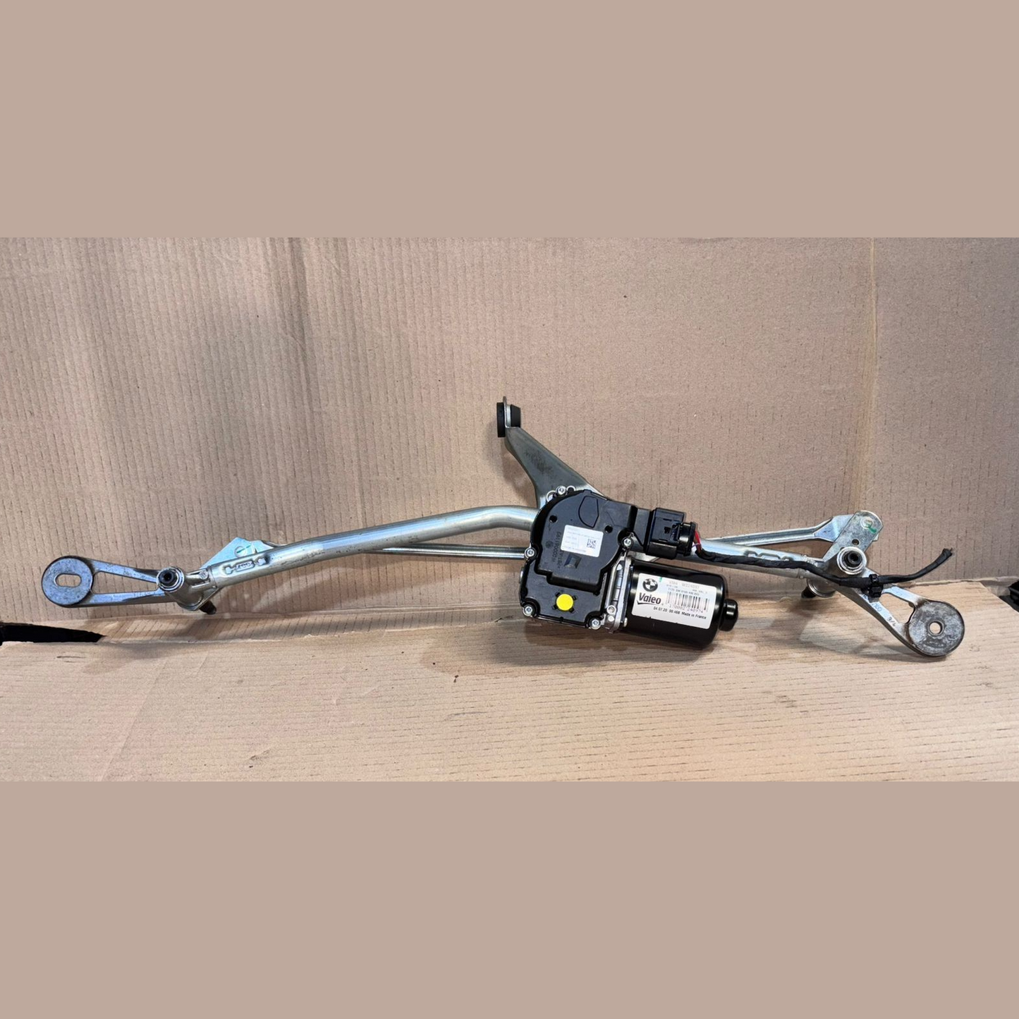 BMW G30 G31 2018  Wischermotor vorne wiper motor 9851351 LHD