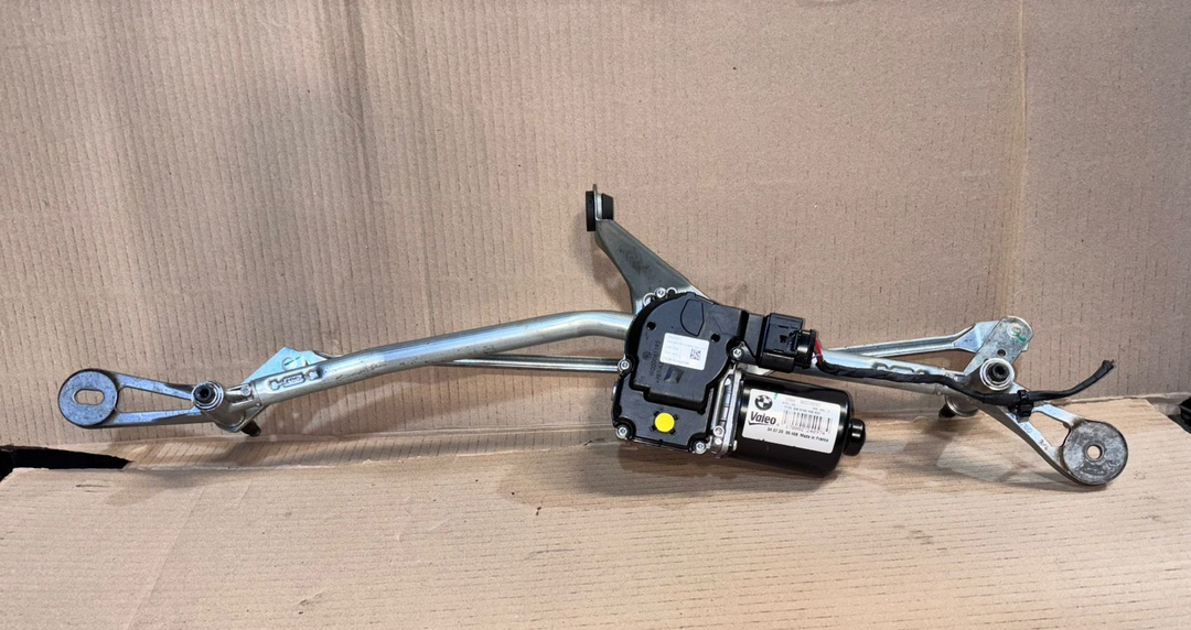 BMW G30 G31 2018  Wischermotor vorne wiper motor 9851351 LHD
