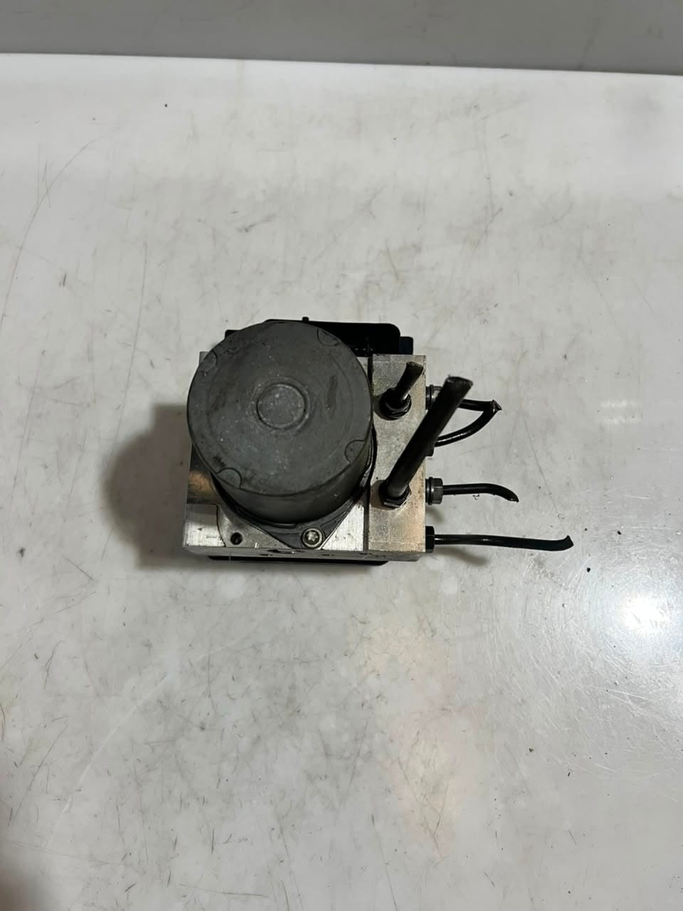 BMW 5 Series E60 E61 E63 E64 ABS Pump with Control Module 6766300 OEM