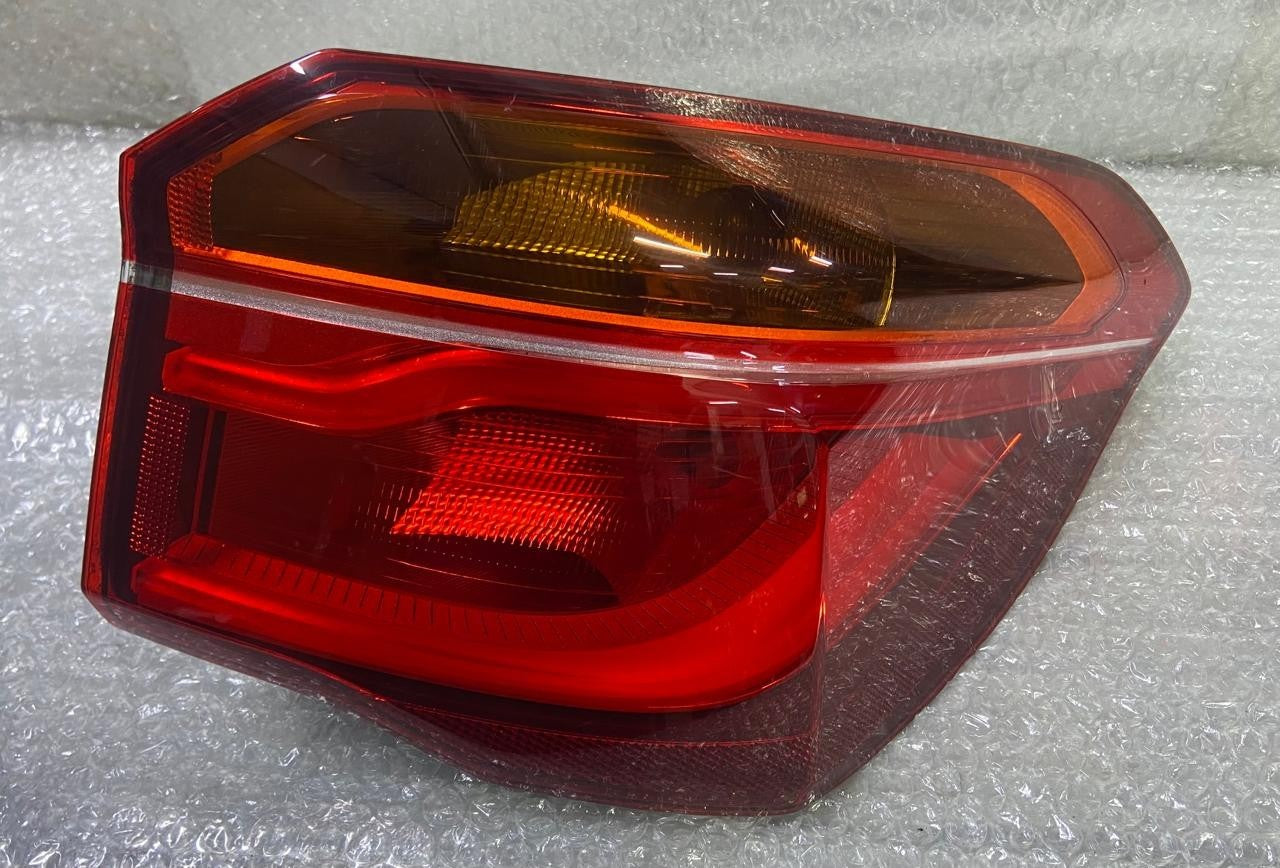 OEM BMW X1 F48 N/S RIGHT SIDE REAR TAIL LIGHT 7350716