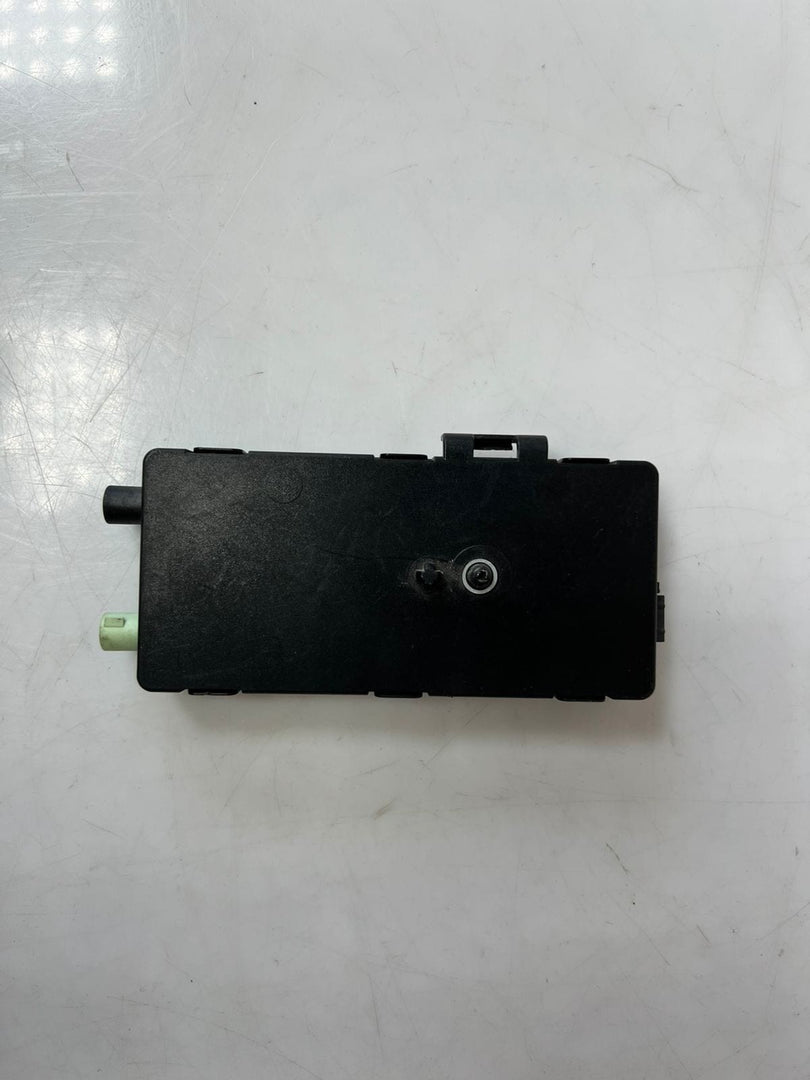 BMW F20 radio signal Antenna Amplifier AM/FM 9226883 OEM