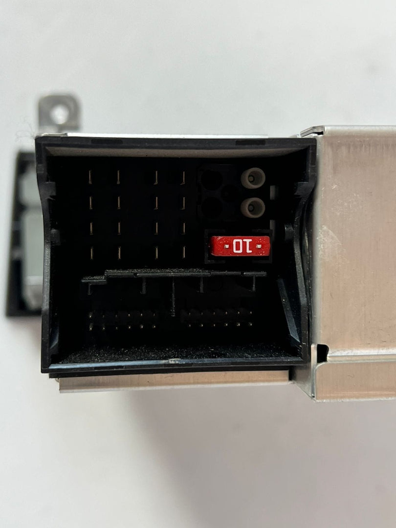 BMW E90 E91 E92 E93 325xi 335xi 330xi 328xi 323i Radio CD Player 6975013 OEM